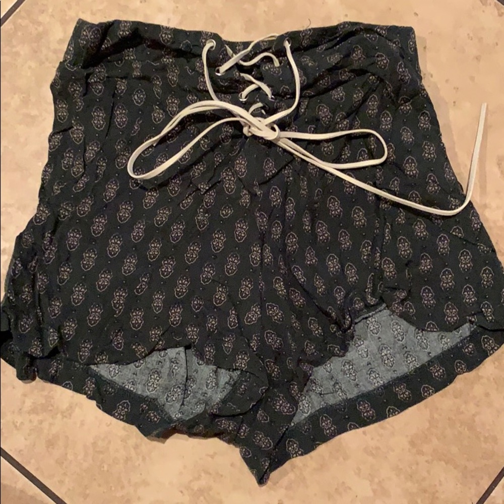 LF Flowy Shorts